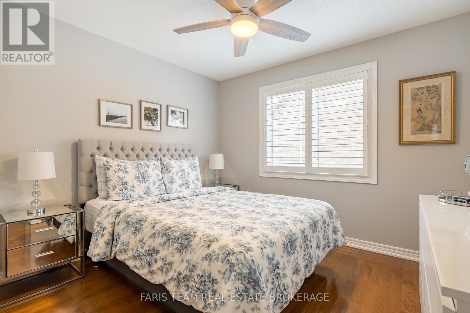 2 Stapleton Place, Barrie photo 16