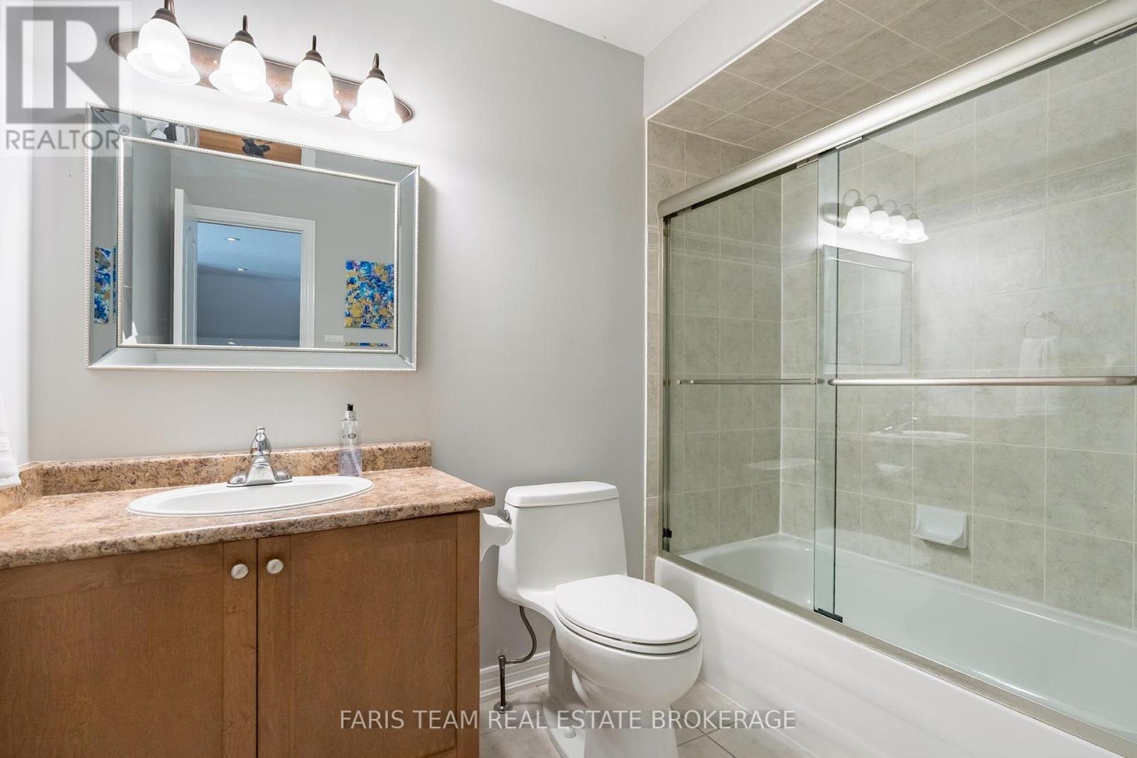 2 Stapleton Place, Barrie photo 18