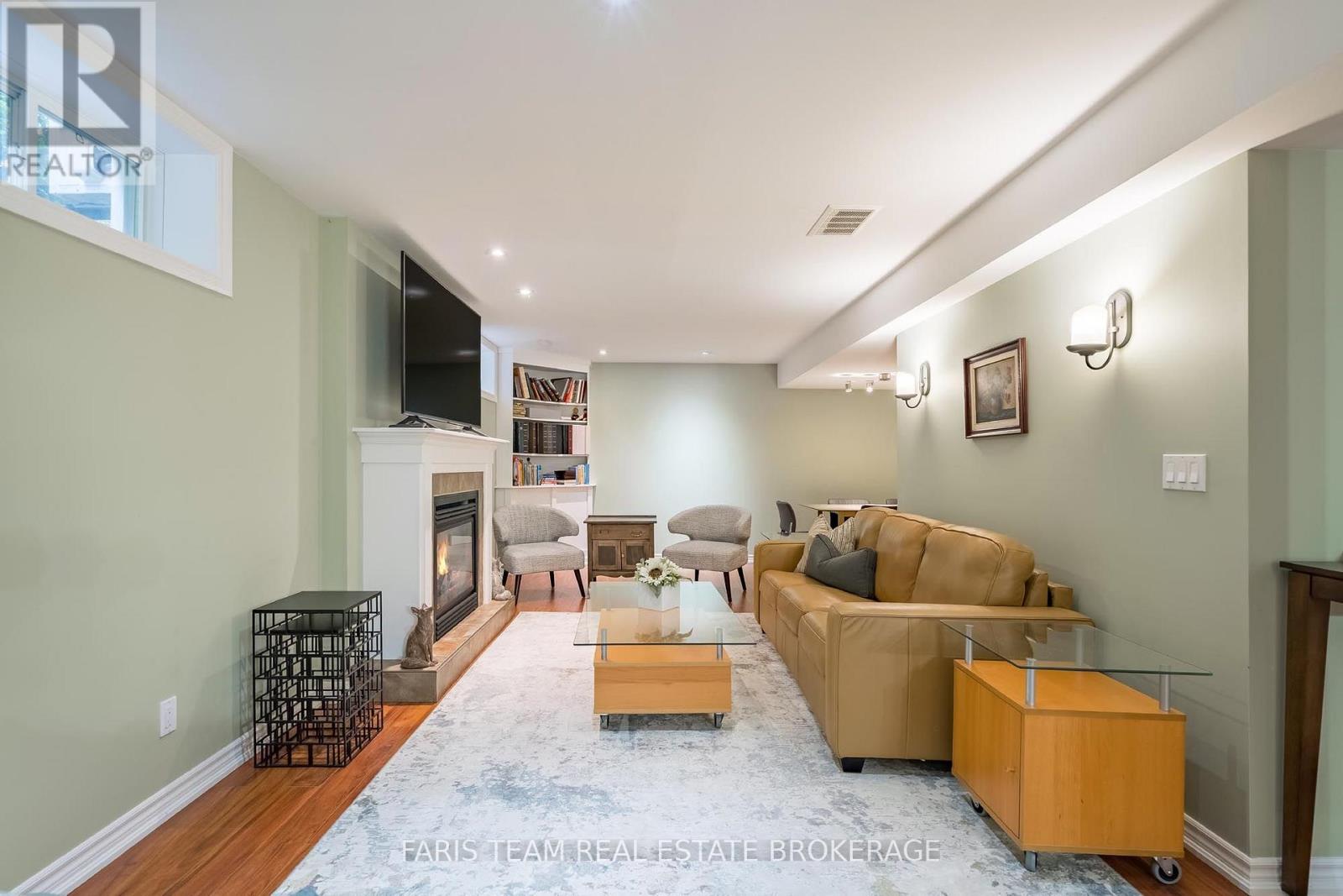 2 Stapleton Place, Barrie photo 19
