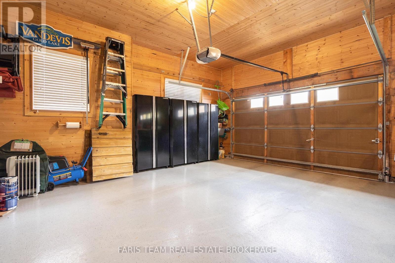 2 Stapleton Place, Barrie photo 24