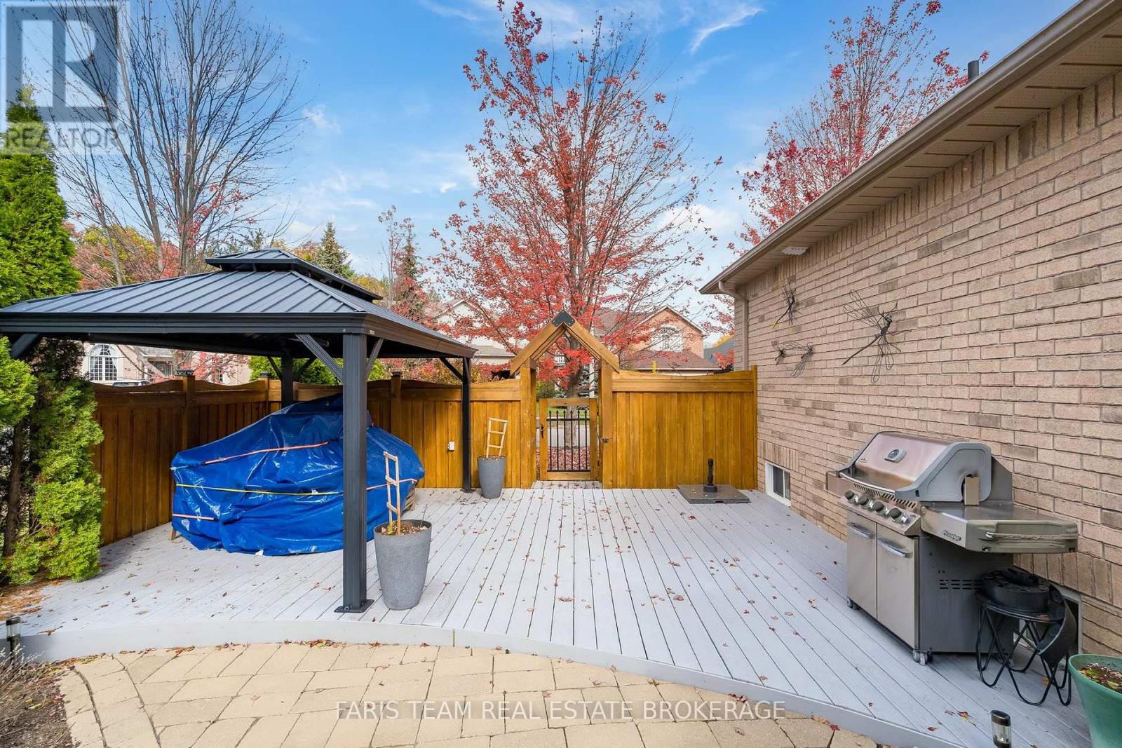 2 Stapleton Place, Barrie photo 27