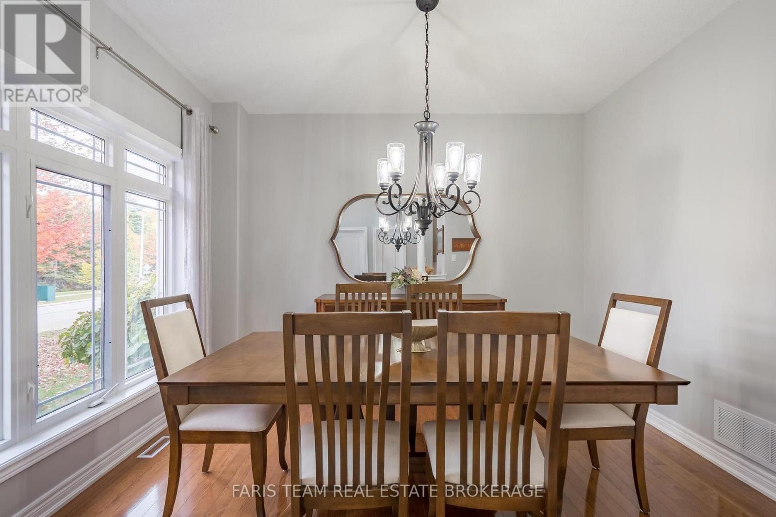 2 Stapleton Place, Barrie photo 7