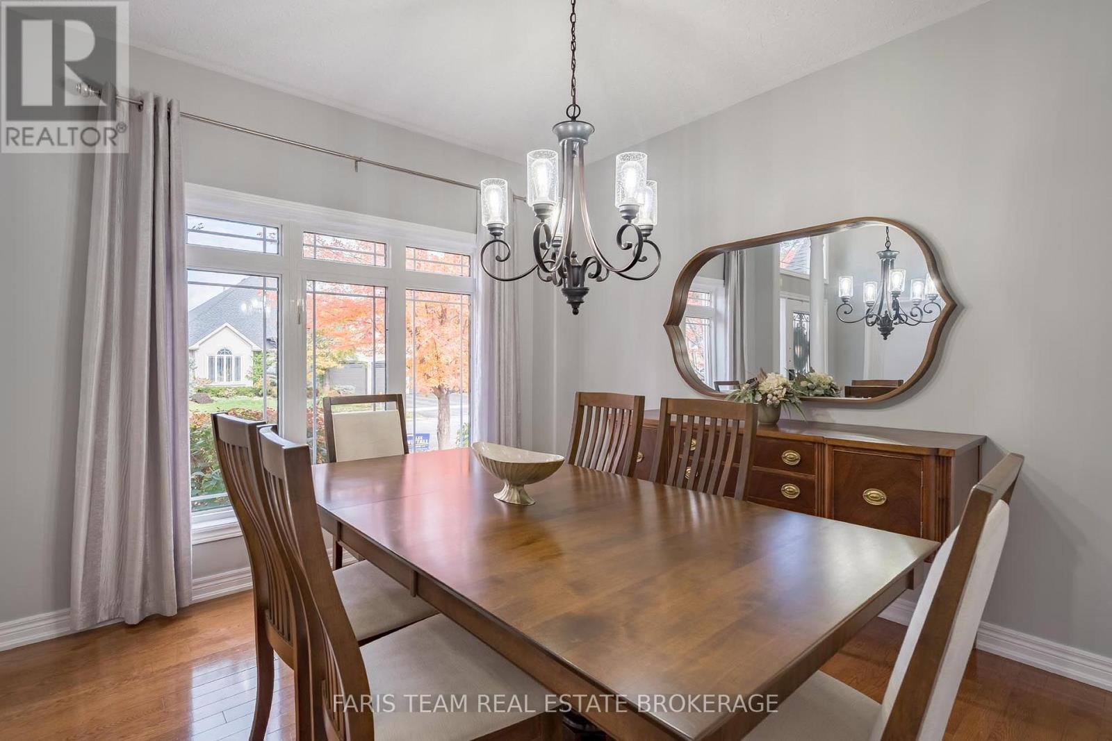 2 Stapleton Place, Barrie photo 8