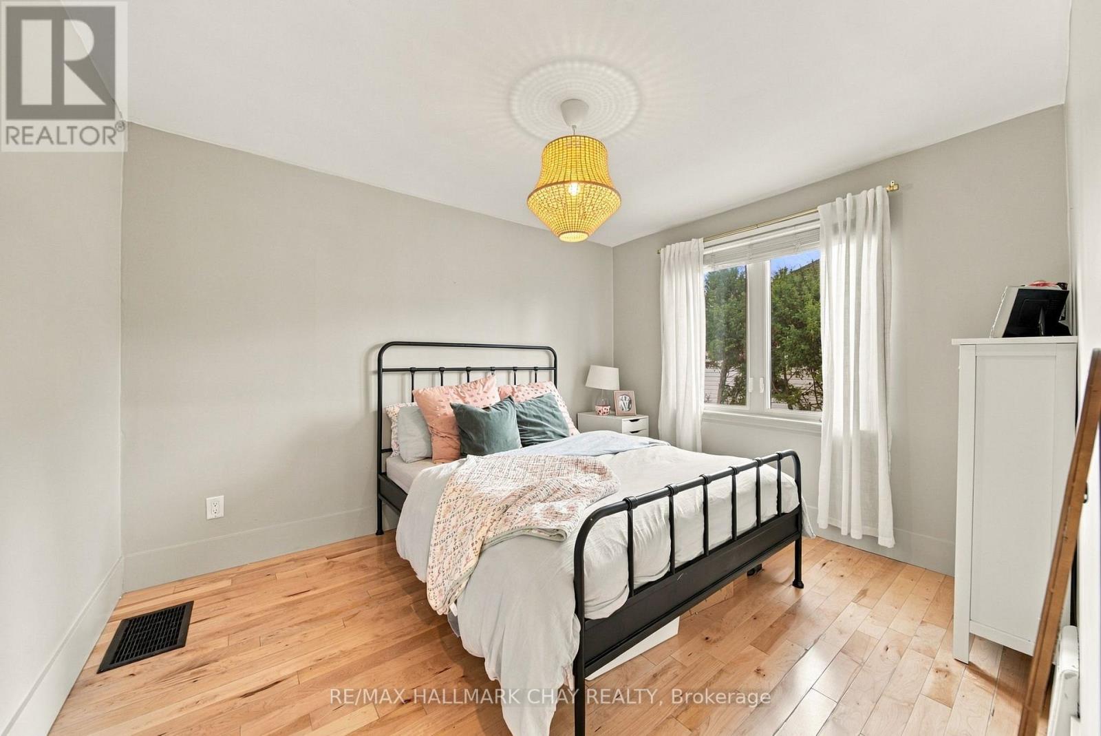101 Queen Street, Barrie photo 21