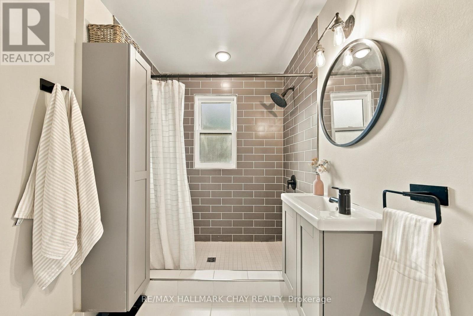 101 Queen Street, Barrie photo 22