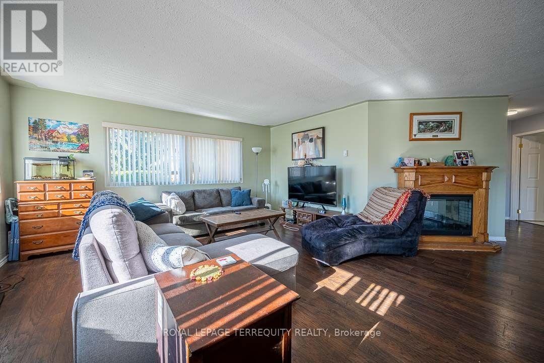 211- 475 Parkhill Road West, Peterborough, ON photo 10
