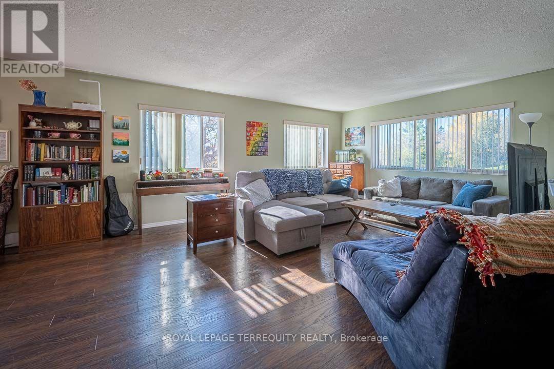 211- 475 Parkhill Road West, Peterborough, ON photo 11
