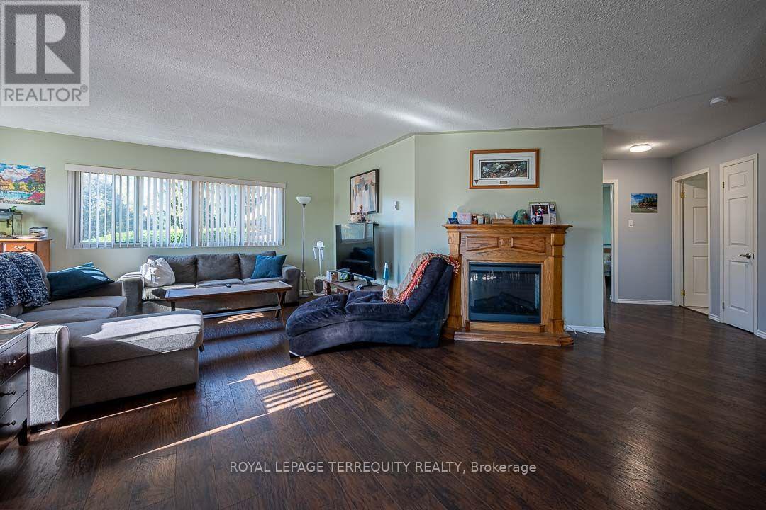 211- 475 Parkhill Road West, Peterborough, ON photo 12