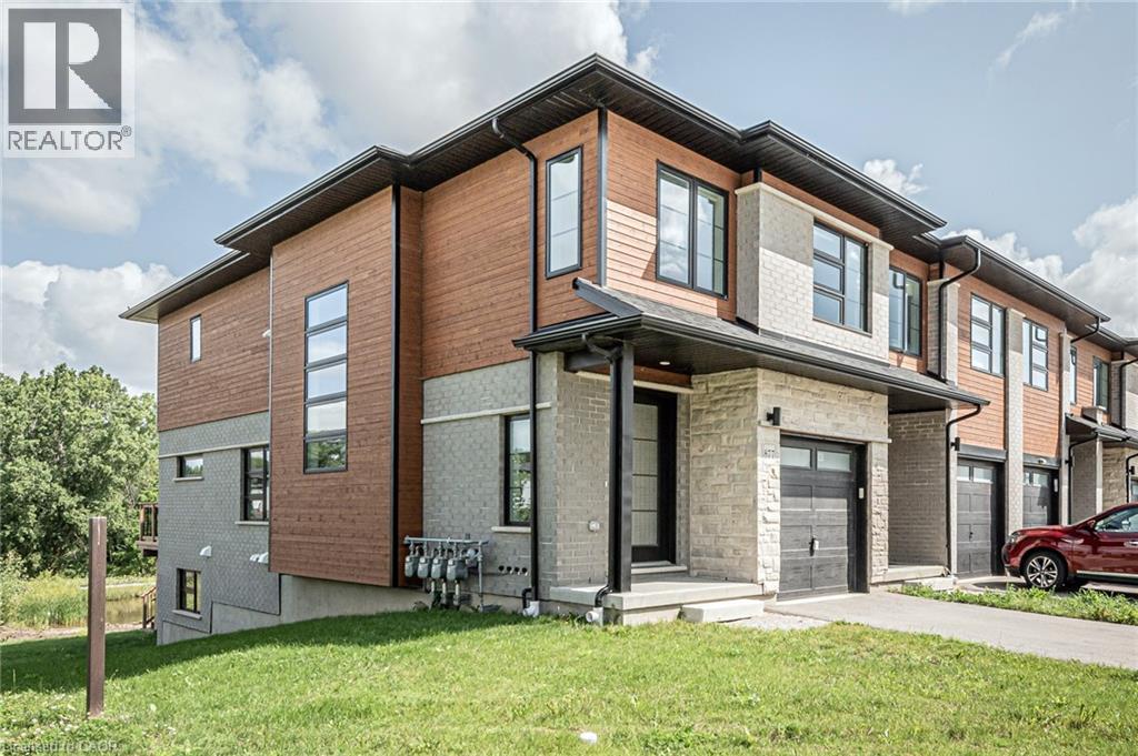 877 ROBERT FERRIE Drive — photo 3