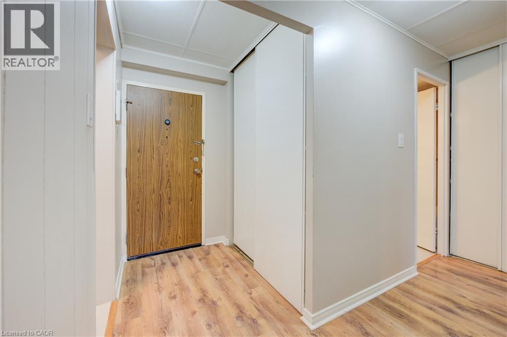 24 MOOREGATE Crescent Unit# 202, Kitchener — photo 5