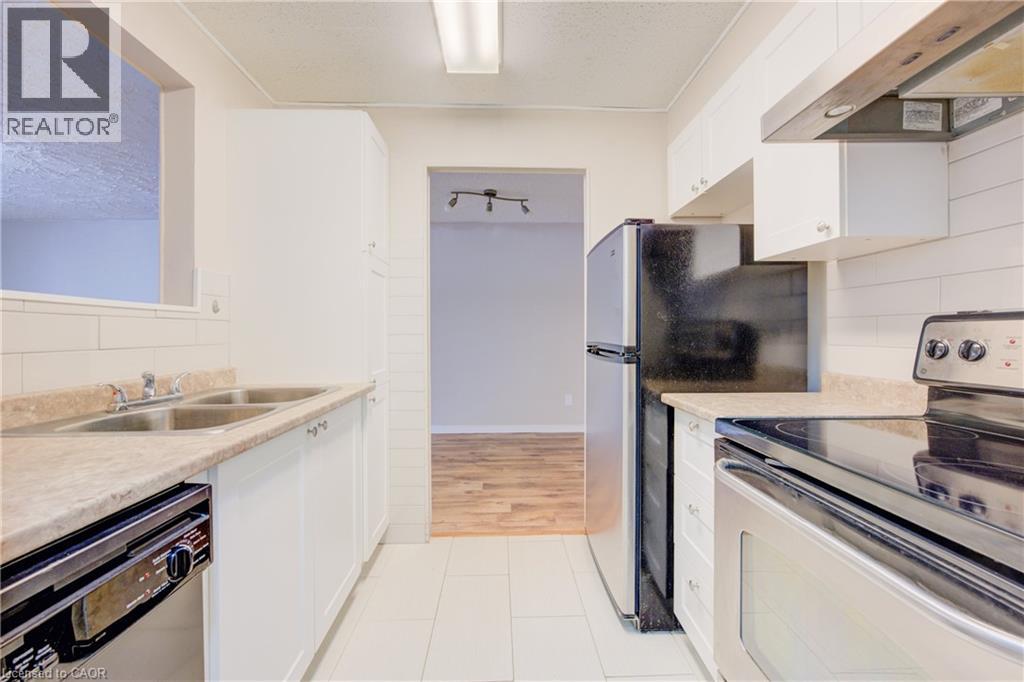 24 MOOREGATE Crescent Unit# 202, Kitchener — photo 7