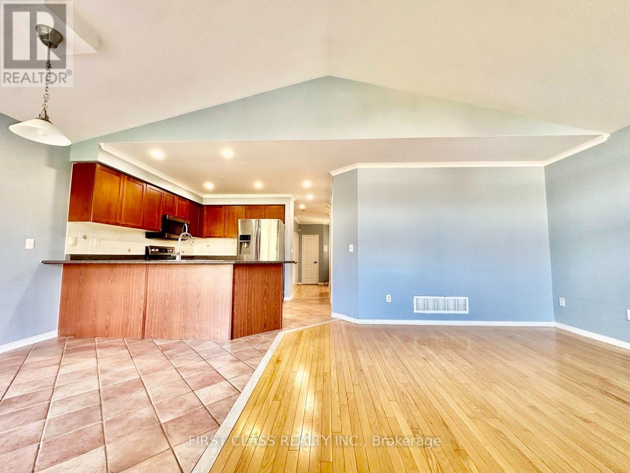 85 Shenandoah Drive, Whitby, ON photo 9