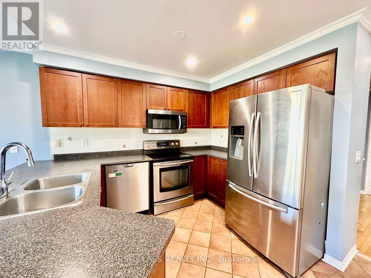 85 Shenandoah Drive, Whitby, ON photo 8