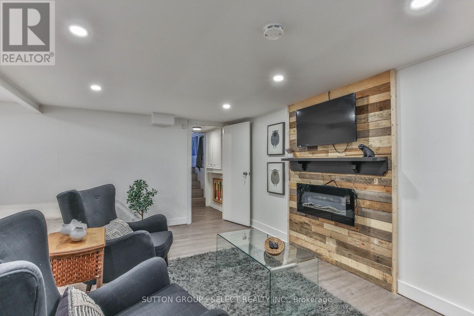 4 bedroom Single Family interior view, 35 Croxton Road, London South (South G), Ontario