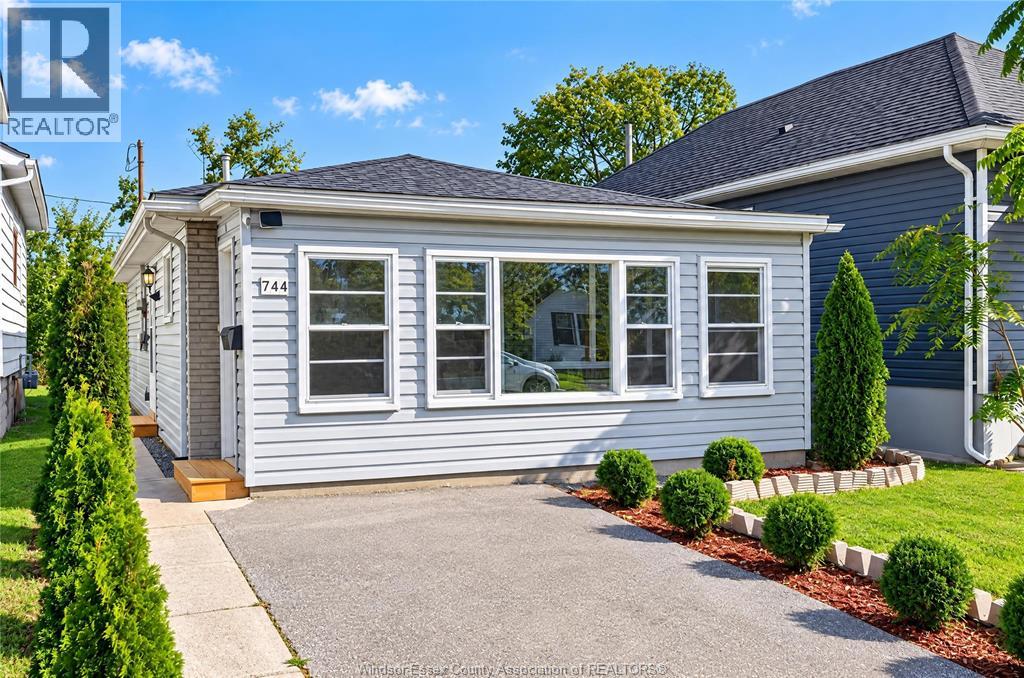 MLS# 26026327: 744 MCKAY AVENUE, Windsor, Canada