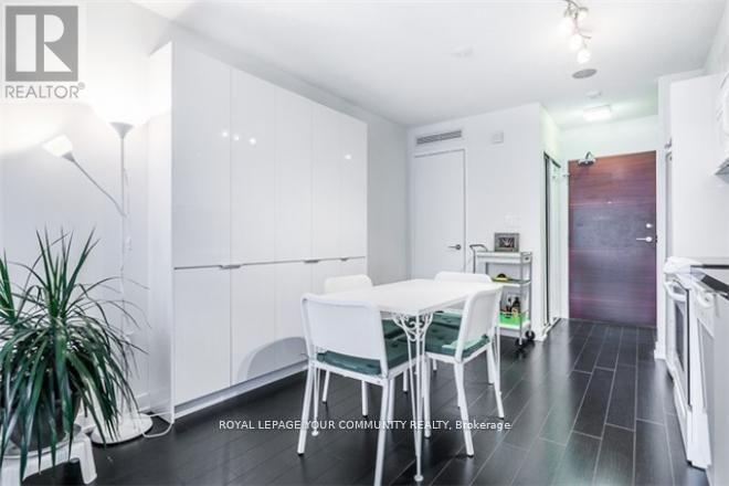 Photo of 902 - 10 CAPREOL COURT