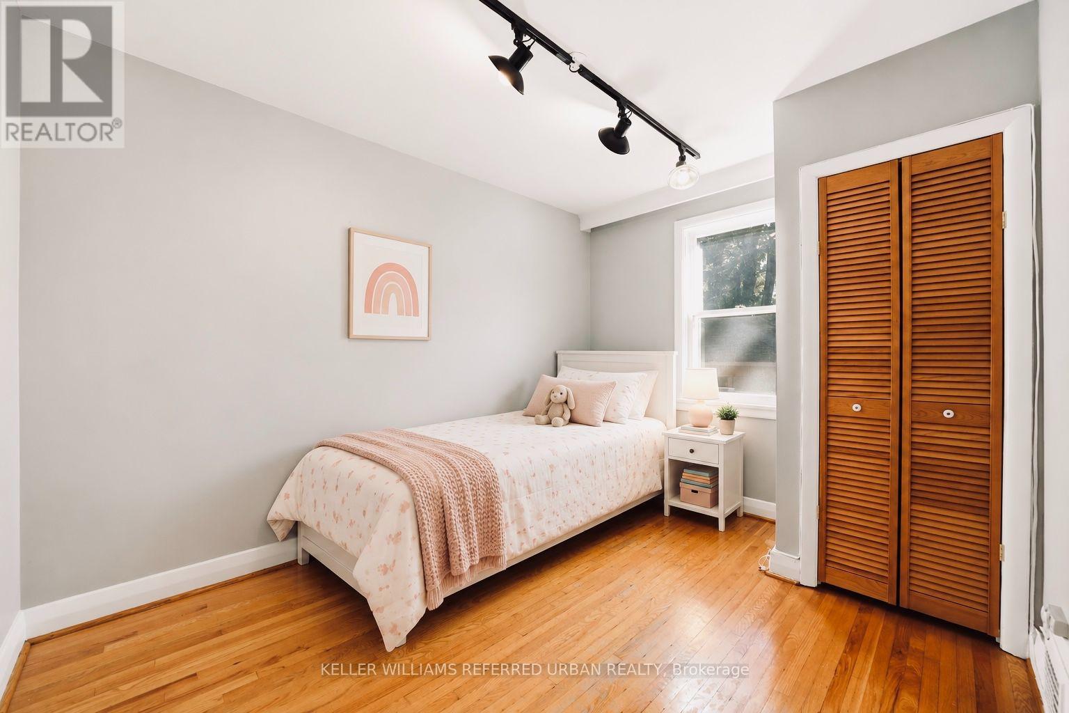 369 HOUNSLOW AVENUE - 19