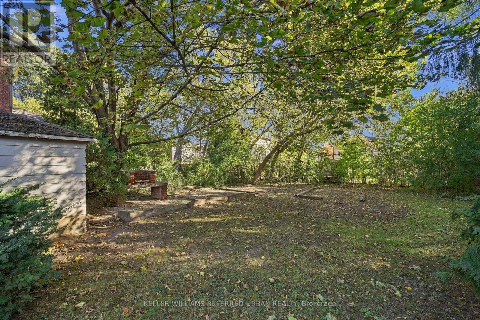 369 HOUNSLOW AVENUE - 32