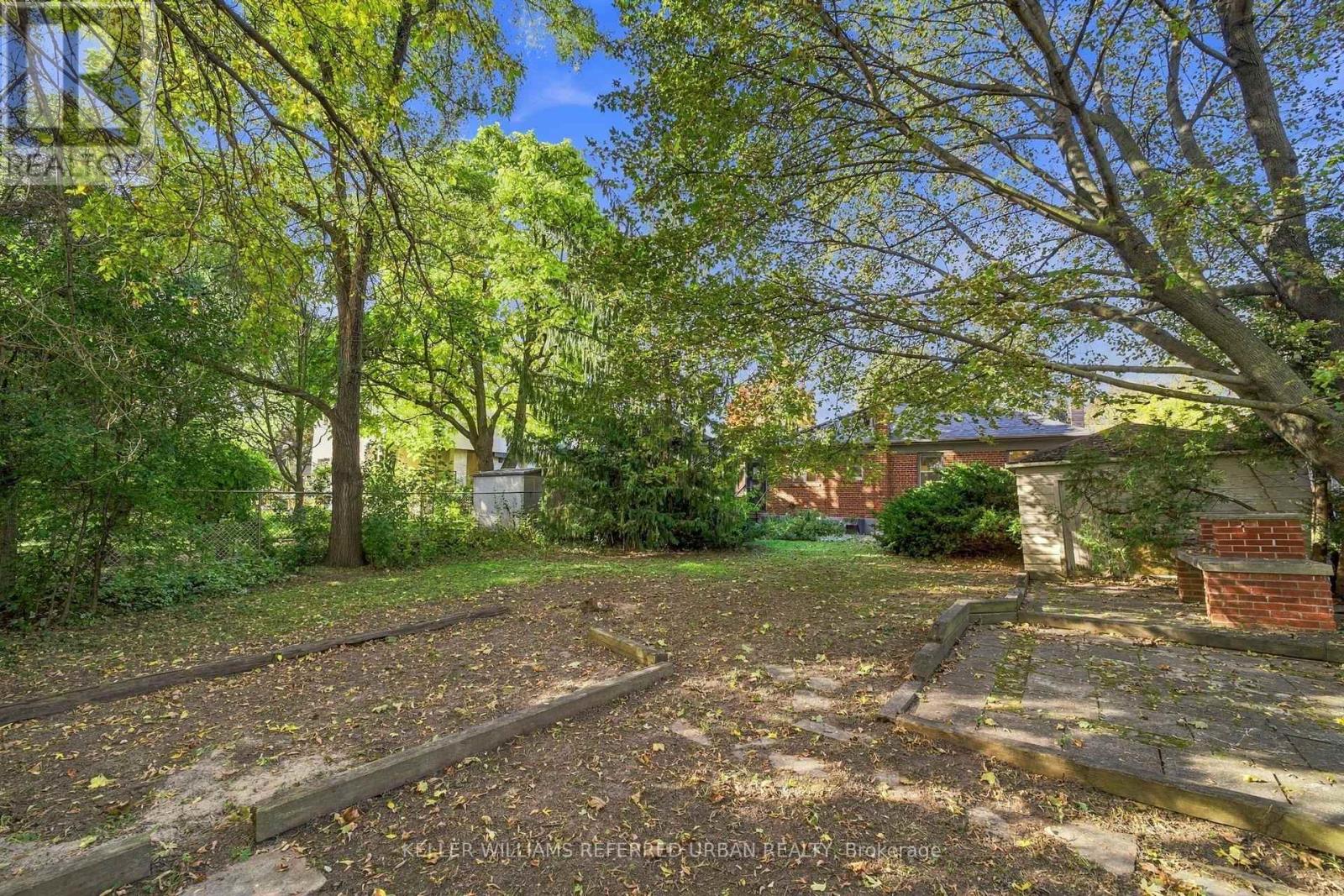 369 HOUNSLOW AVENUE - 33