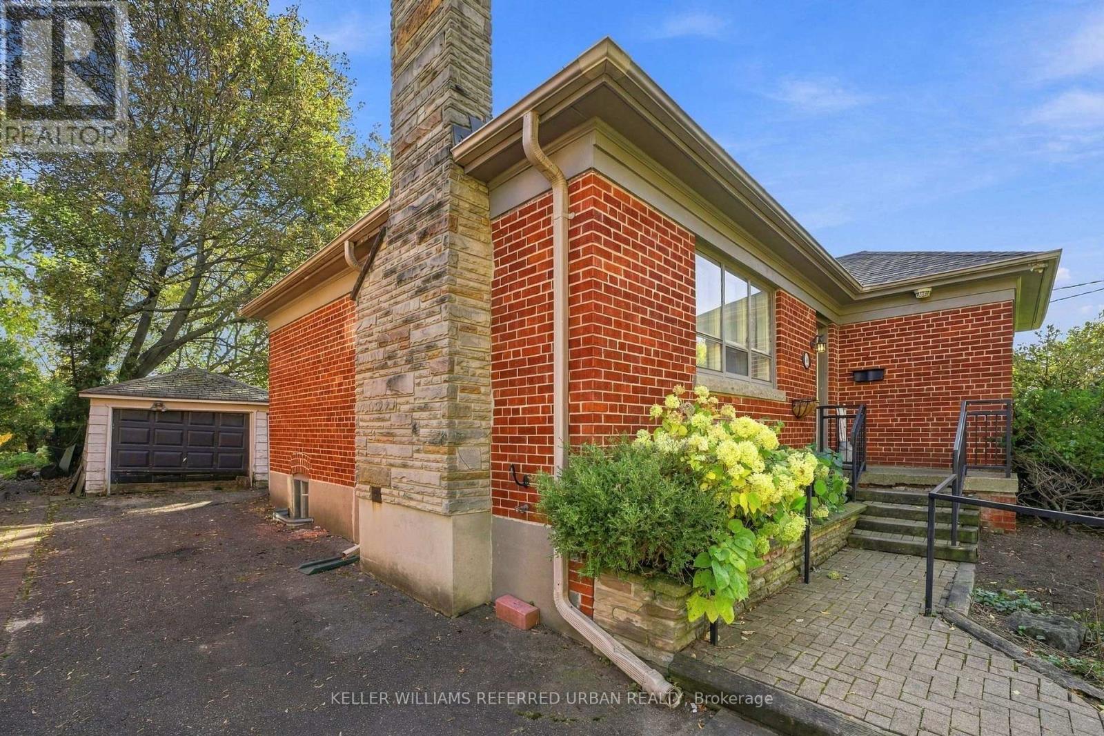 369 HOUNSLOW AVENUE - 36