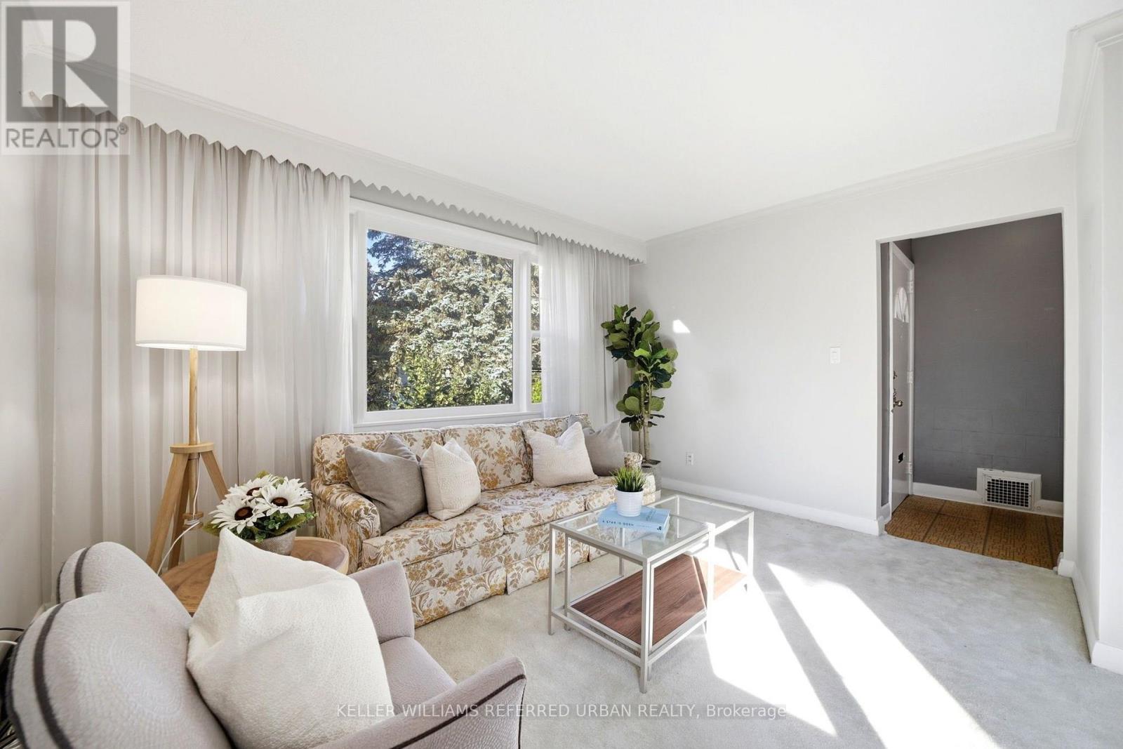 369 HOUNSLOW AVENUE - 4
