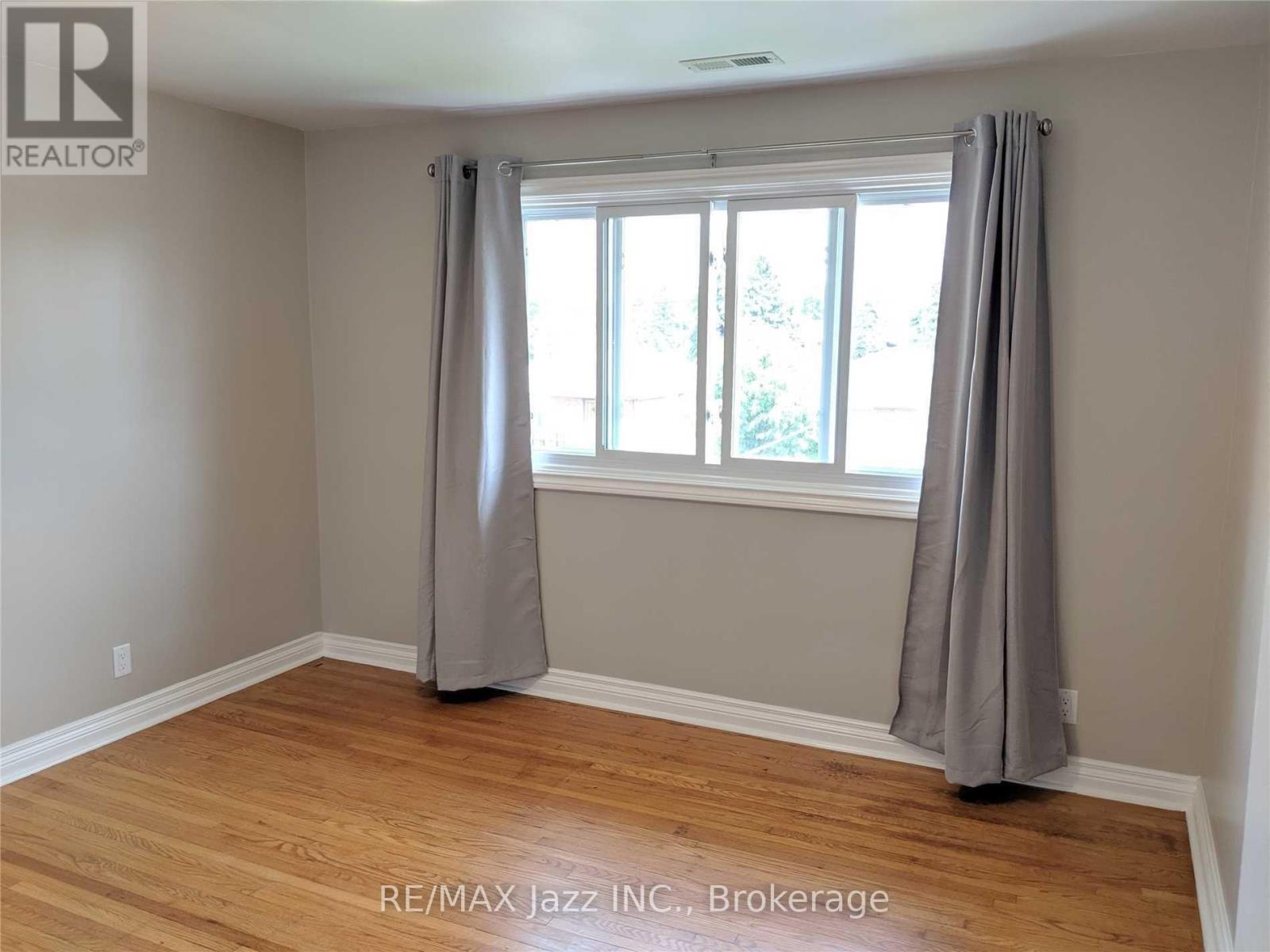 110 Cabot Street, Oshawa, ON photo 8