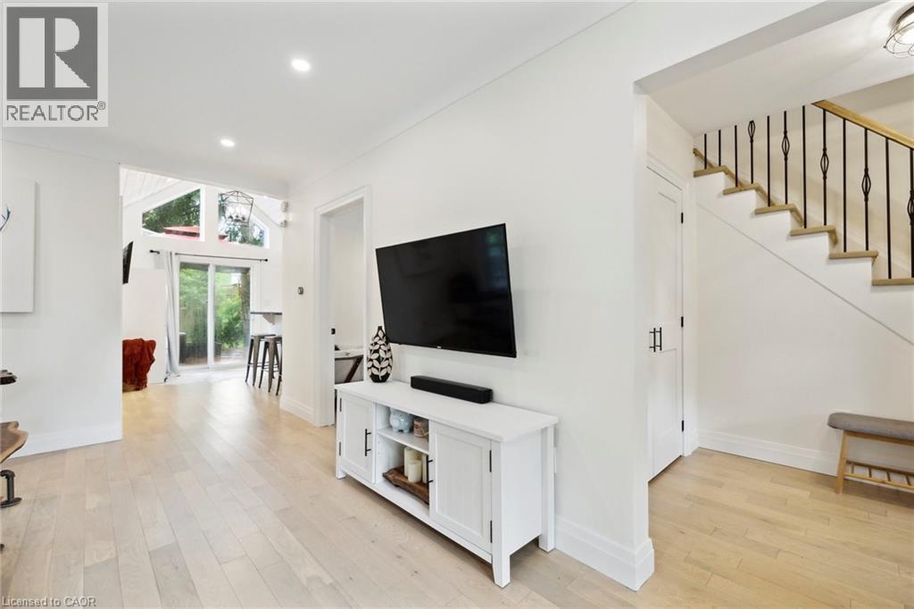 16 LOCHEARNE Street, Hamilton — photo 12