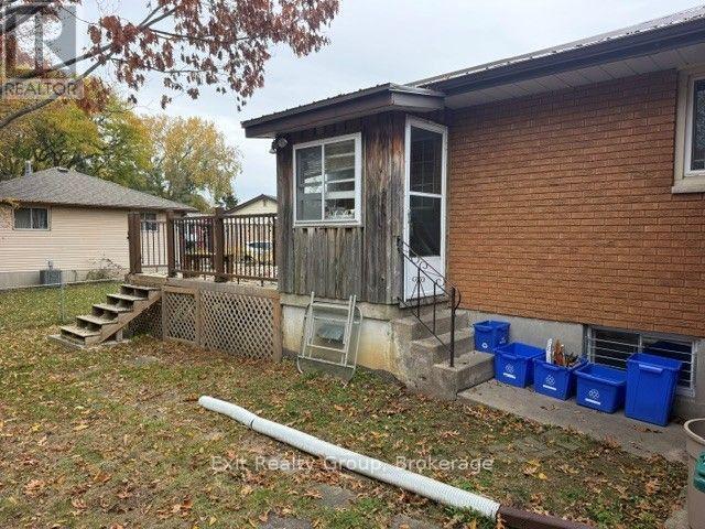 14 Ernest Court, Belleville, ON photo 23