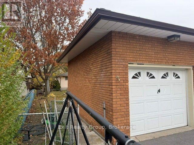 14 Ernest Court, Belleville, ON photo 4
