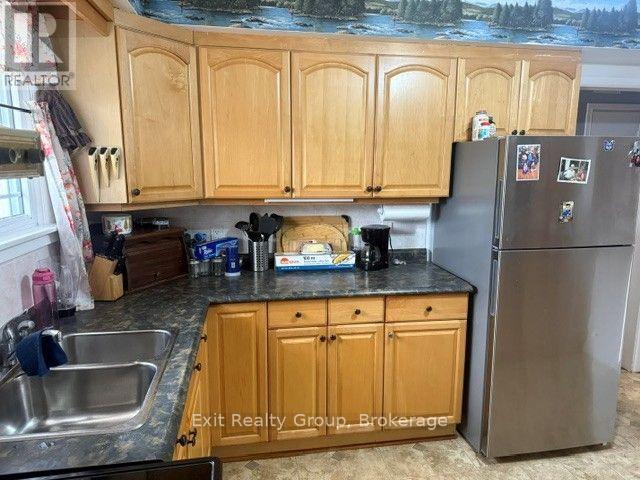 14 Ernest Court, Belleville, ON photo 7