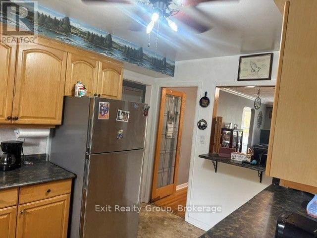 14 Ernest Court, Belleville, ON photo 8