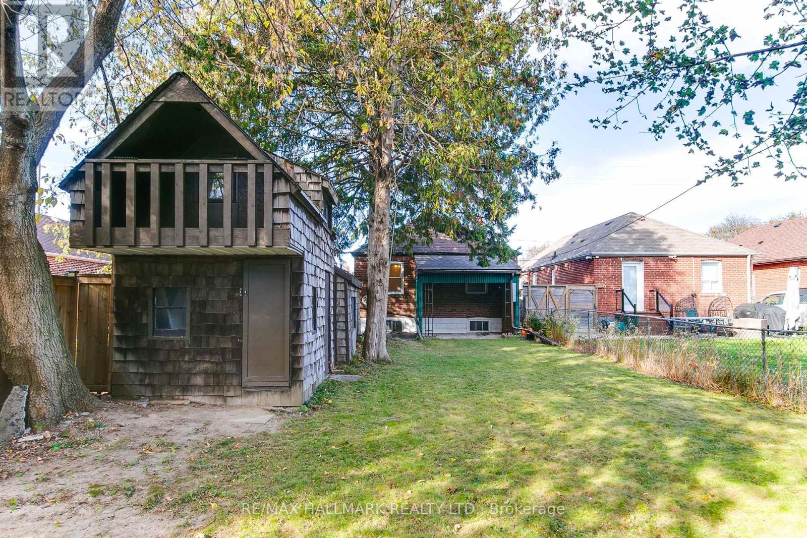 2797 St Clair Avenue East, Toronto, ON photo 22