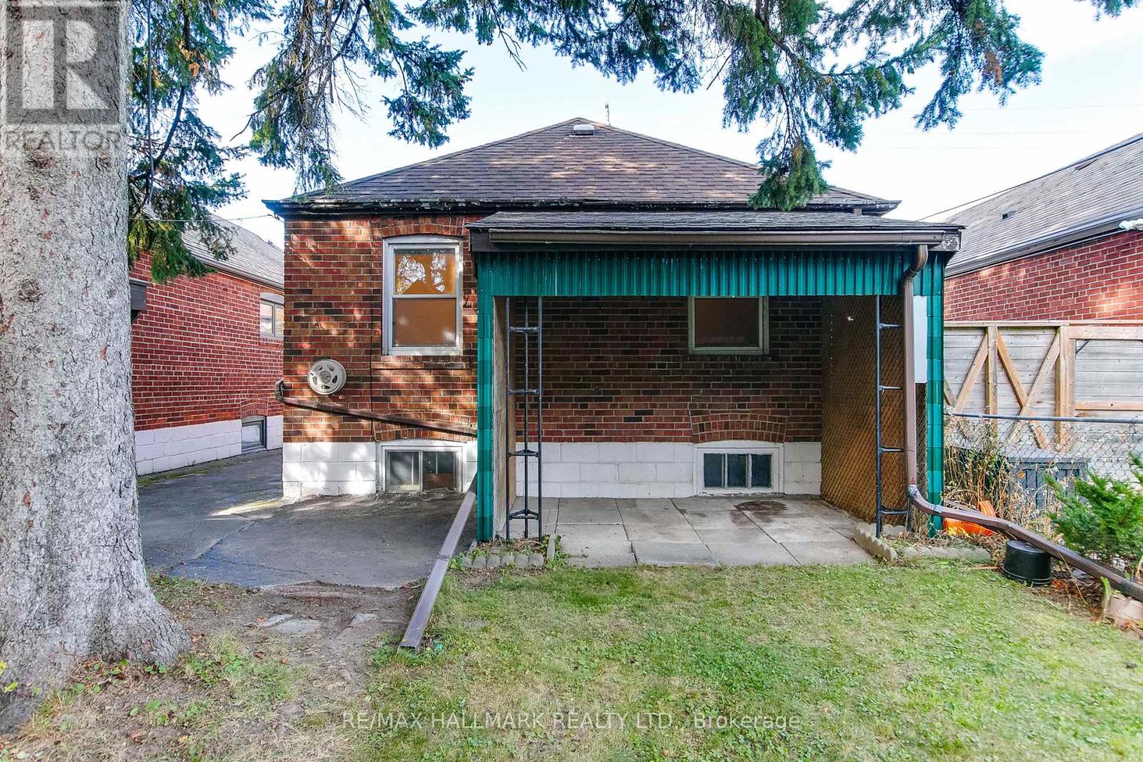 2797 St Clair Avenue East, Toronto, ON photo 26