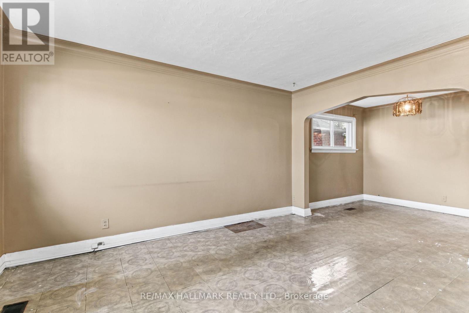 Photo of 2797 ST CLAIR AVENUE E