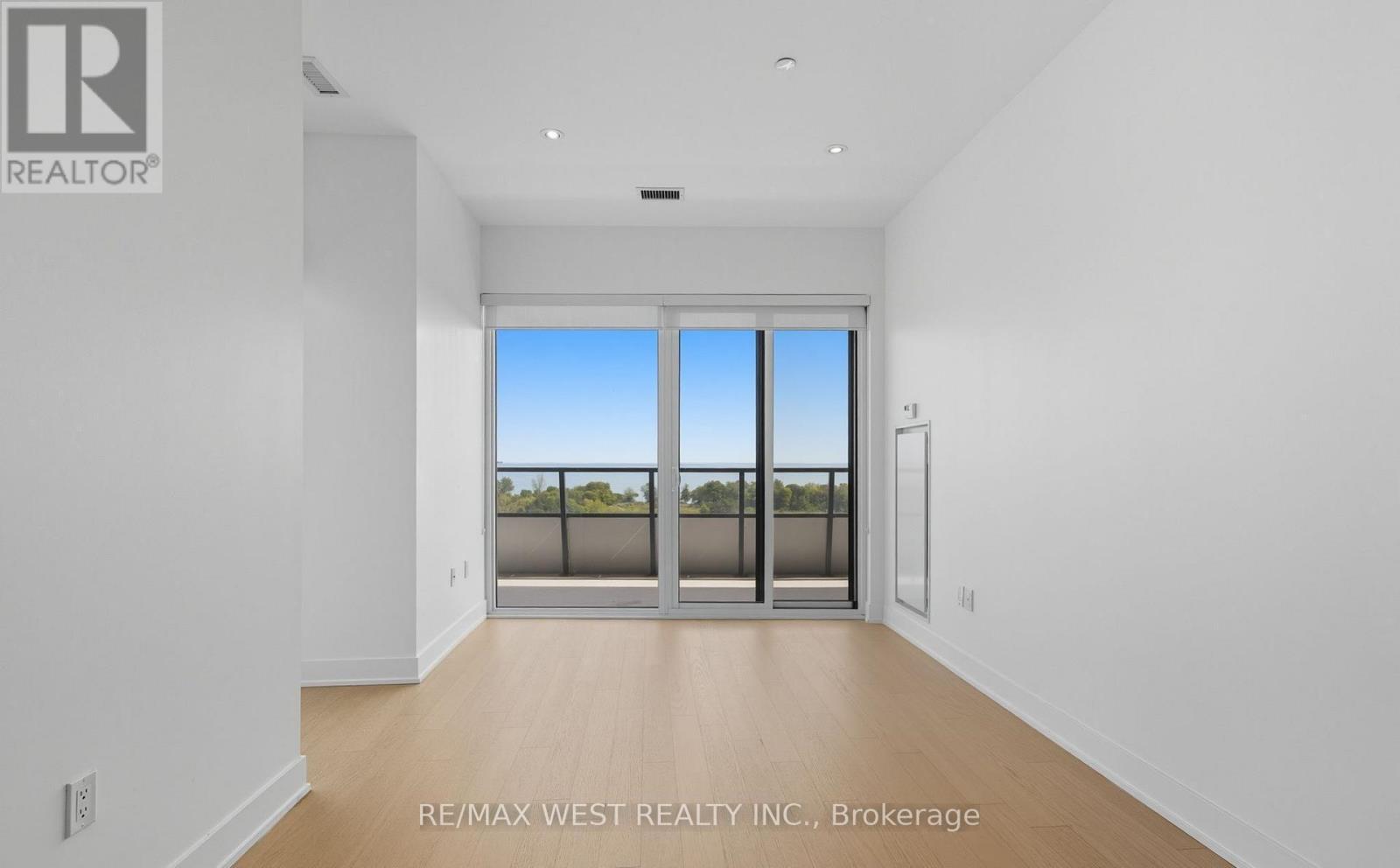 702- 20 Shore Breeze Drive, Toronto, ON photo 11