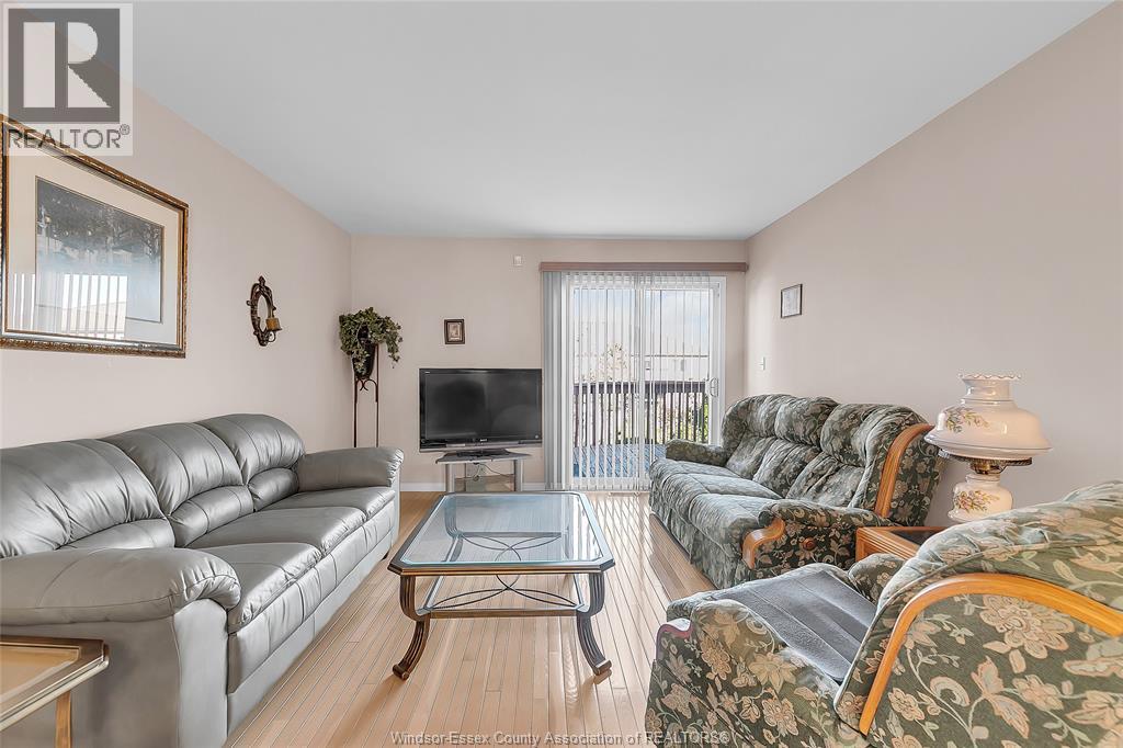 1560 LOVELL CRESCENT, LaSalle — photo 11