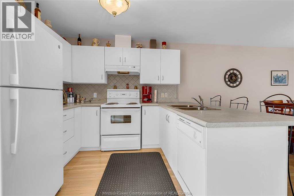 1560 LOVELL CRESCENT, LaSalle — photo 9