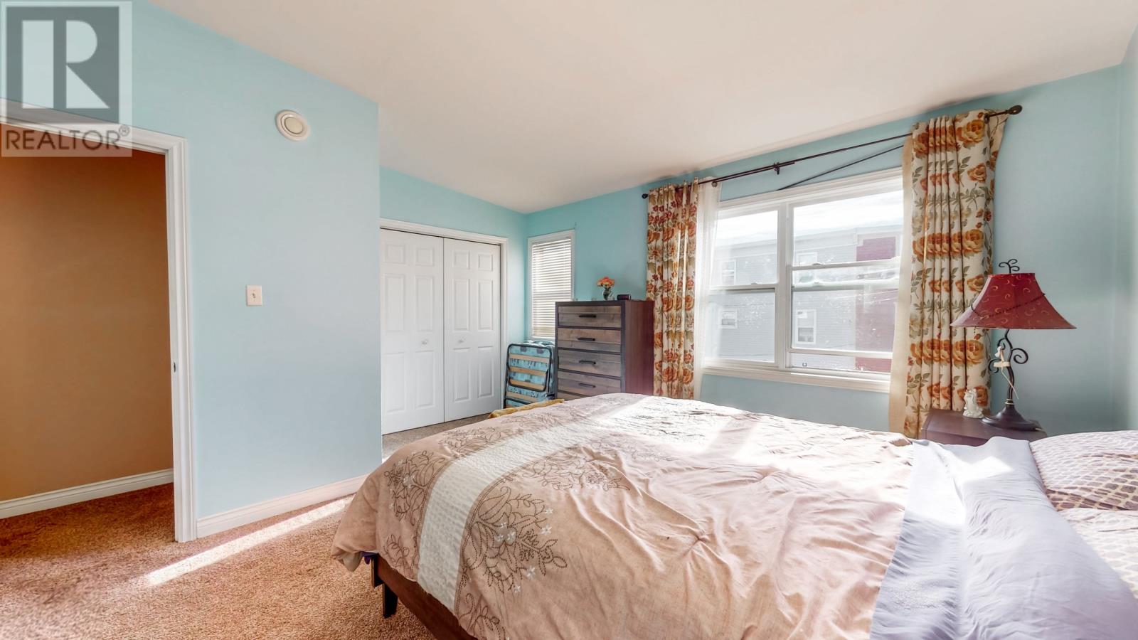 8 Allan Square - 16