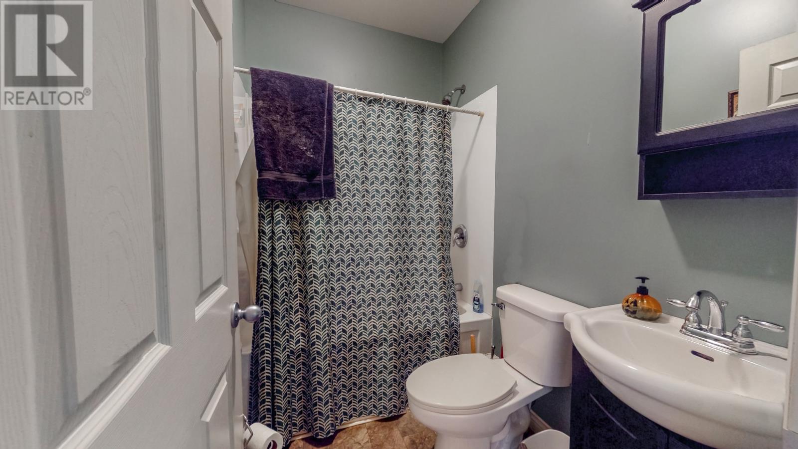 8 Allan Square - 19