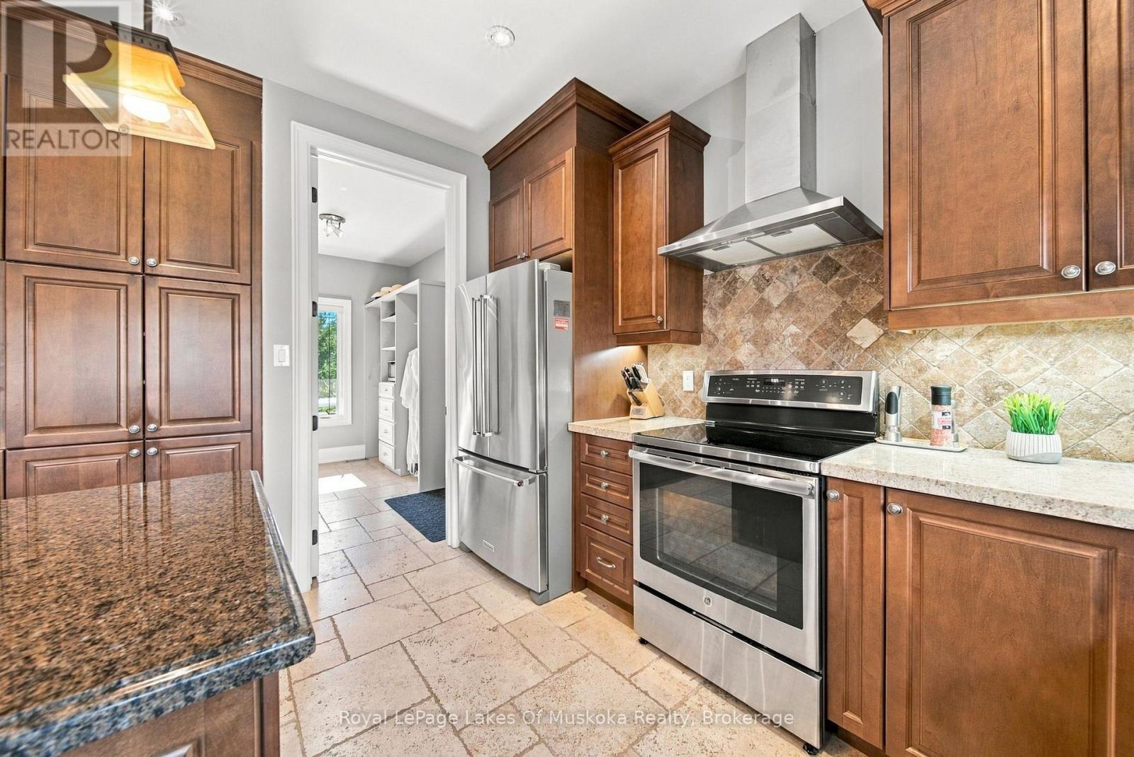 1 Galrich Court, Oro-Medonte photo 19