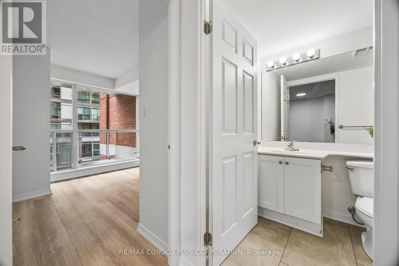 1010- 230 King Street East, Toronto, ON photo 14