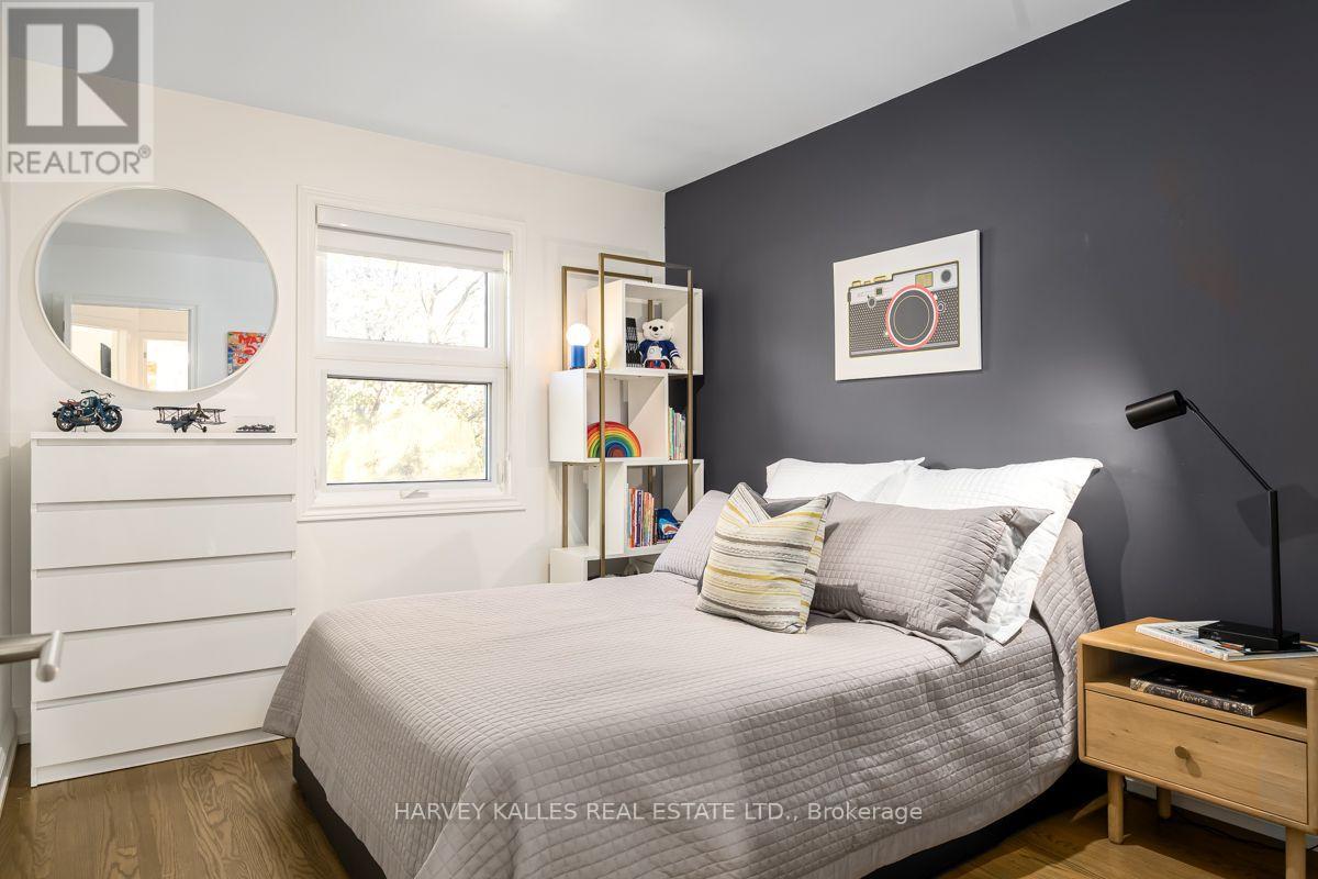 42 Raeburn Avenue, Toronto, ON photo 22
