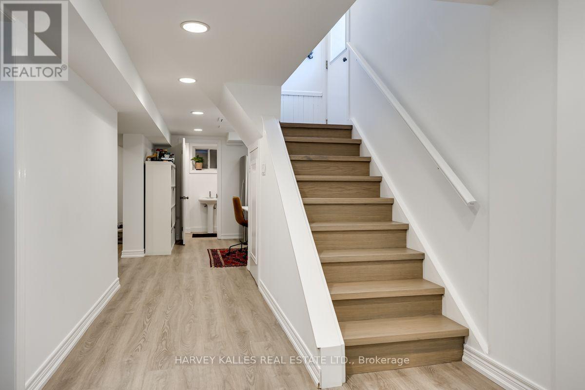 42 Raeburn Avenue, Toronto, ON photo 24