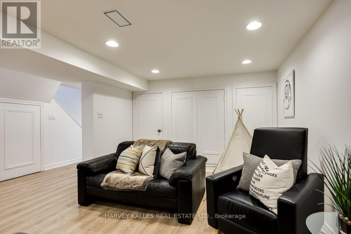 42 Raeburn Avenue, Toronto, ON photo 28