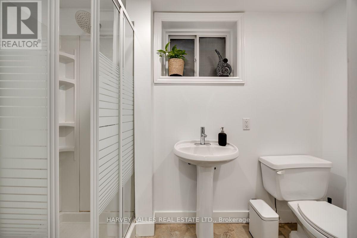 42 Raeburn Avenue, Toronto, ON photo 31