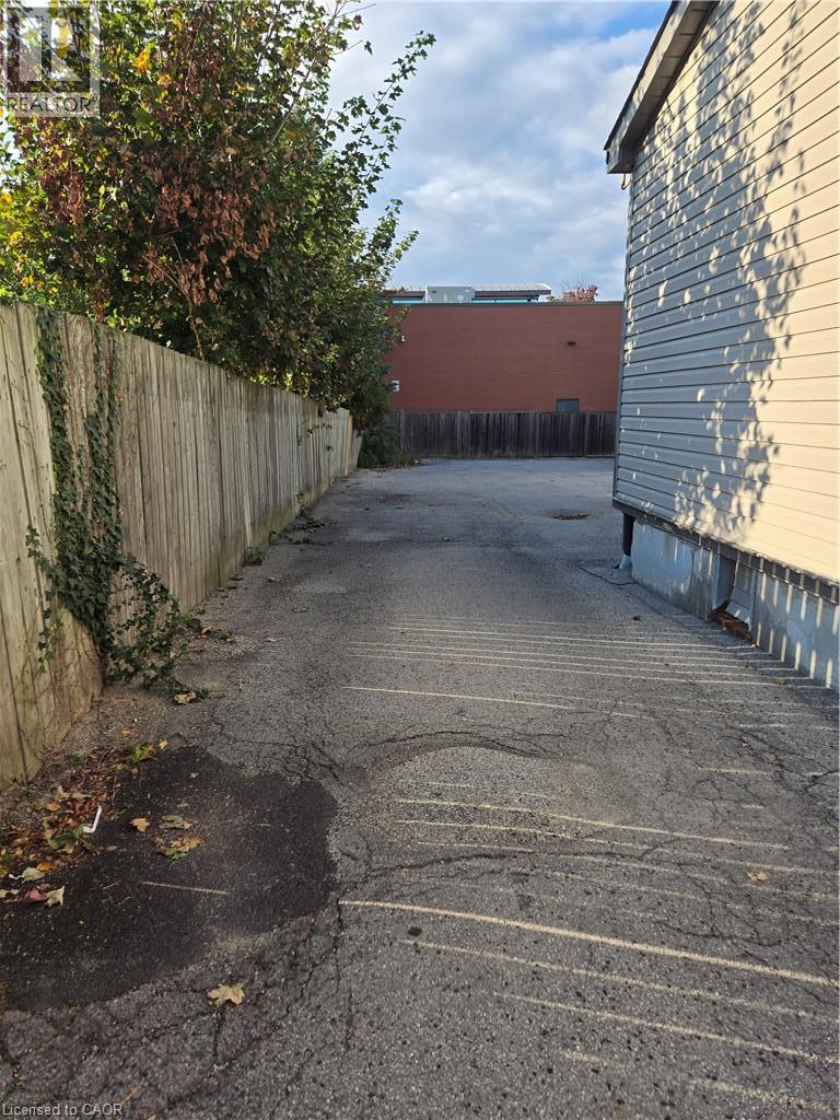 45 ONTARIO Street, Grimsby — photo 10