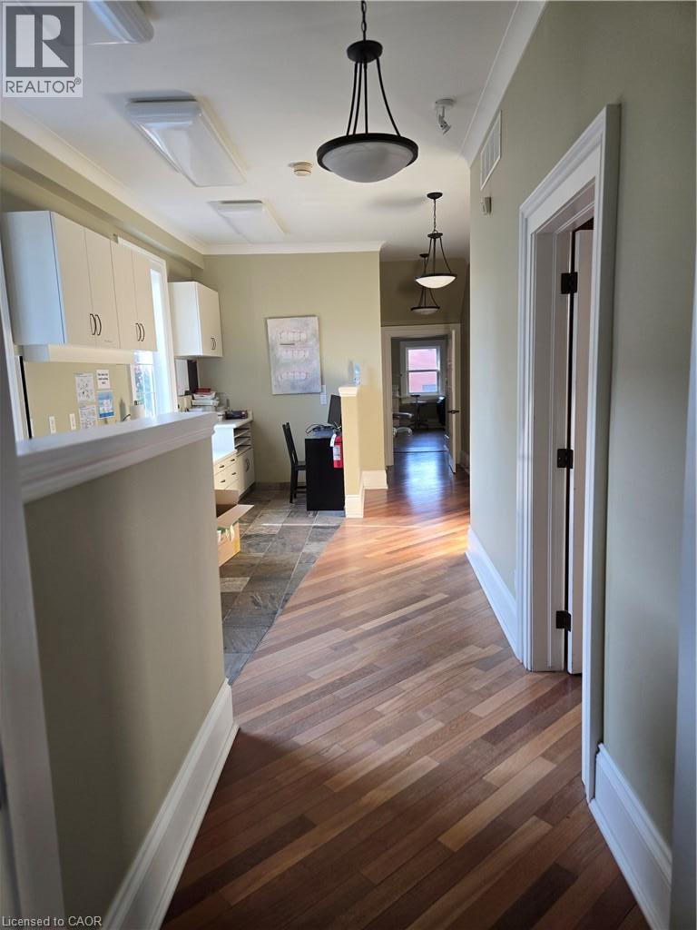 45 ONTARIO Street, Grimsby — photo 4