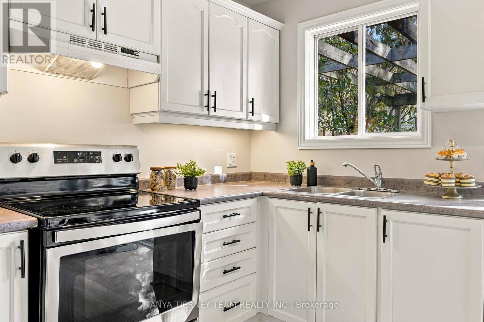 509 Dunlop Street West, Whitby, ON photo 26