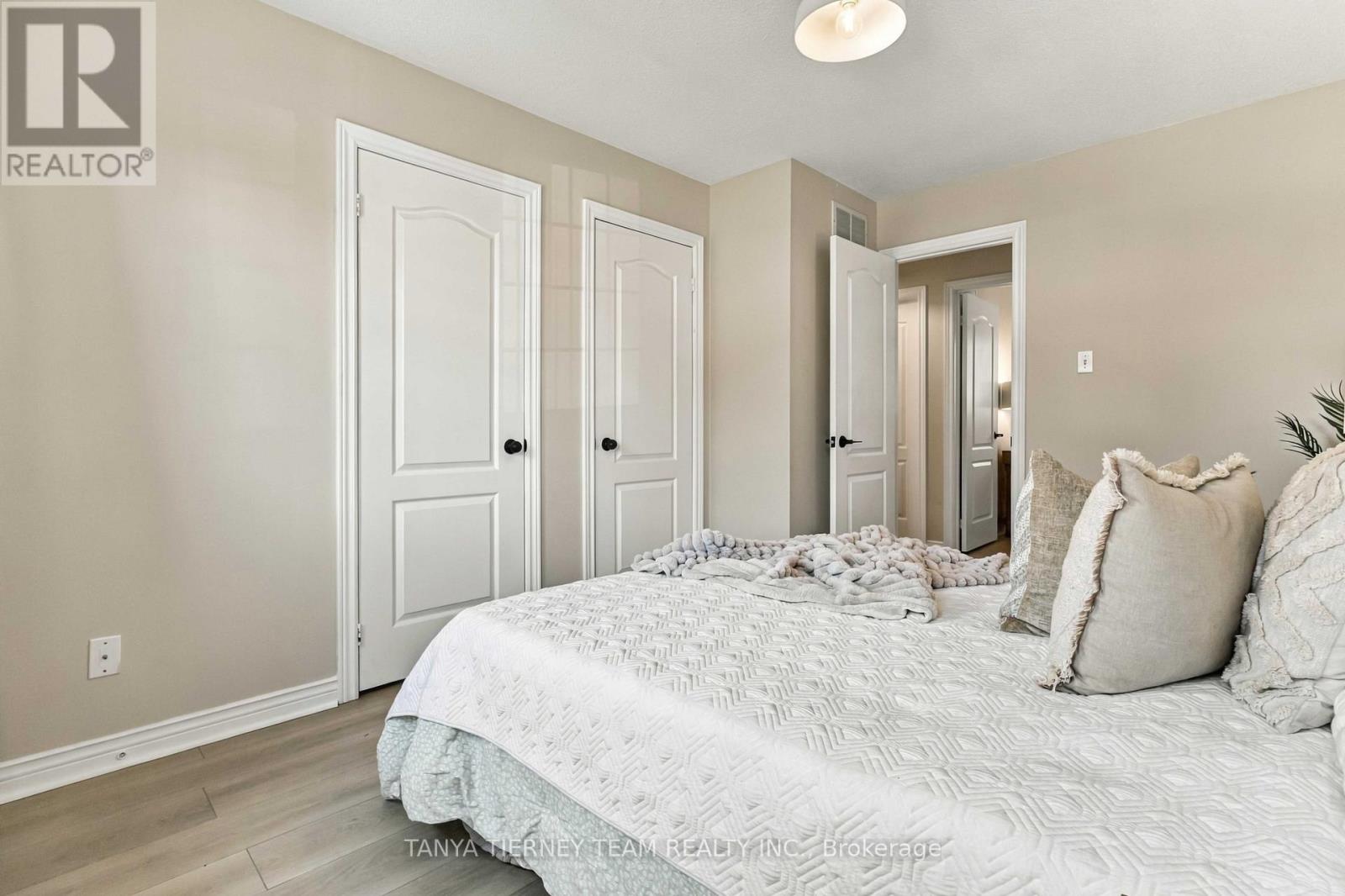 509 Dunlop Street West, Whitby, ON photo 31