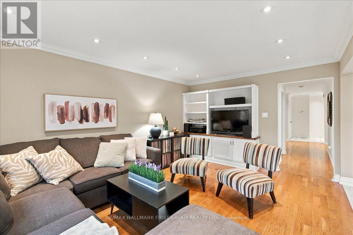 701 Cowan Circle, Pickering, ON photo 14